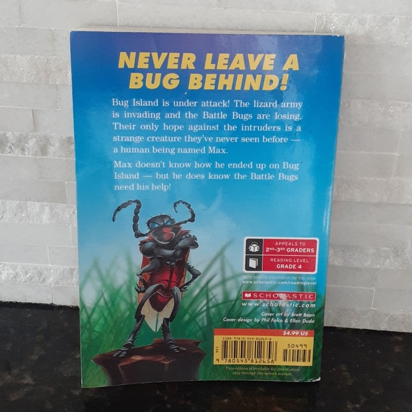 3/$12 - Book Battle Bugs The Lizard War - Picture 2 of 4